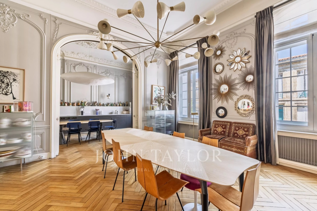 Maison de luxe à louer à Bordeaux, 8 500 €, Photo 3