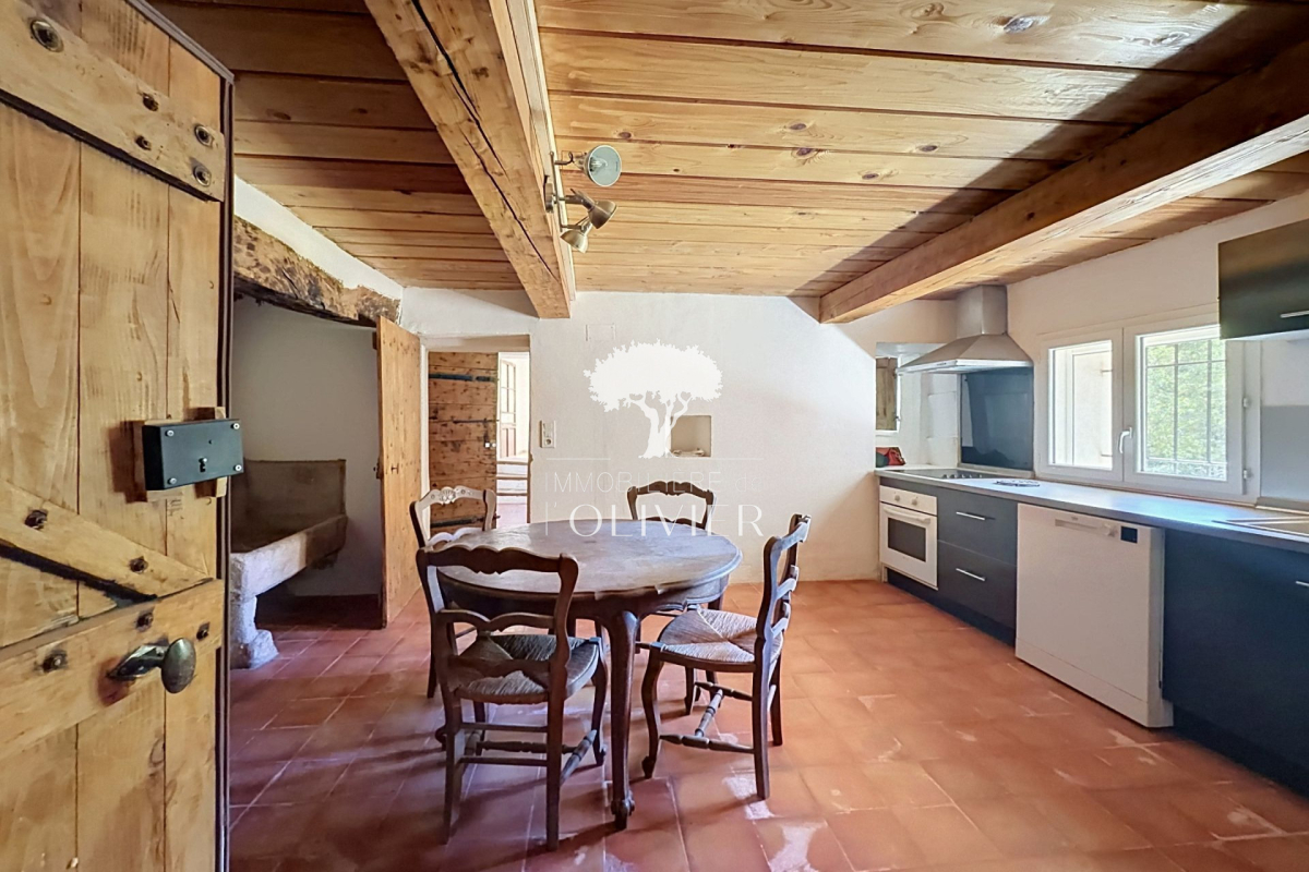 Luxury House for sale in Saint Saturnin les Apt, 585 000 €, Photo 3
