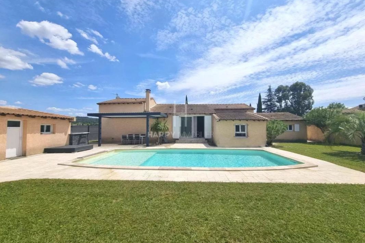 Maison de luxe à vendre à Saint Étienne-du-Grès, 575 000 €, Photo 3