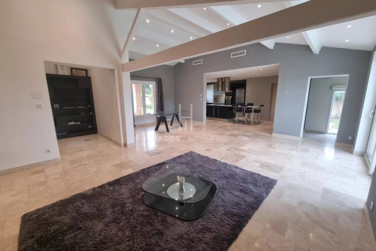 Maison de luxe à vendre à Saint Étienne-du-Grès, 575 000 €, Photo 6