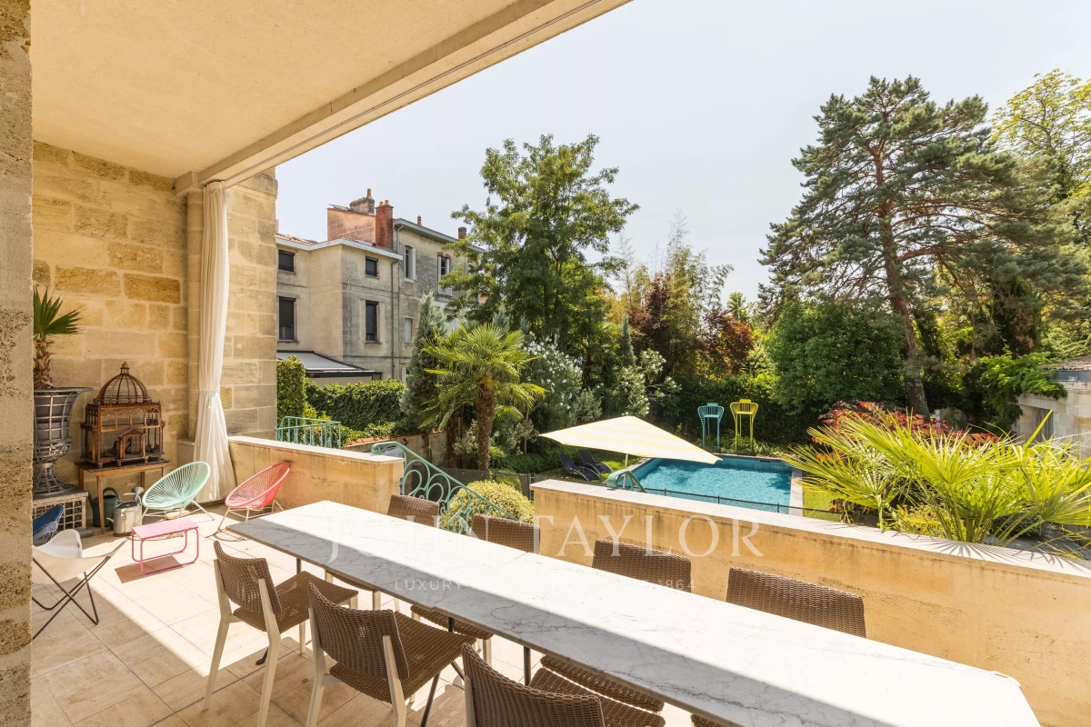 Maison de luxe à louer à Bordeaux, 8 500 €, Photo 7