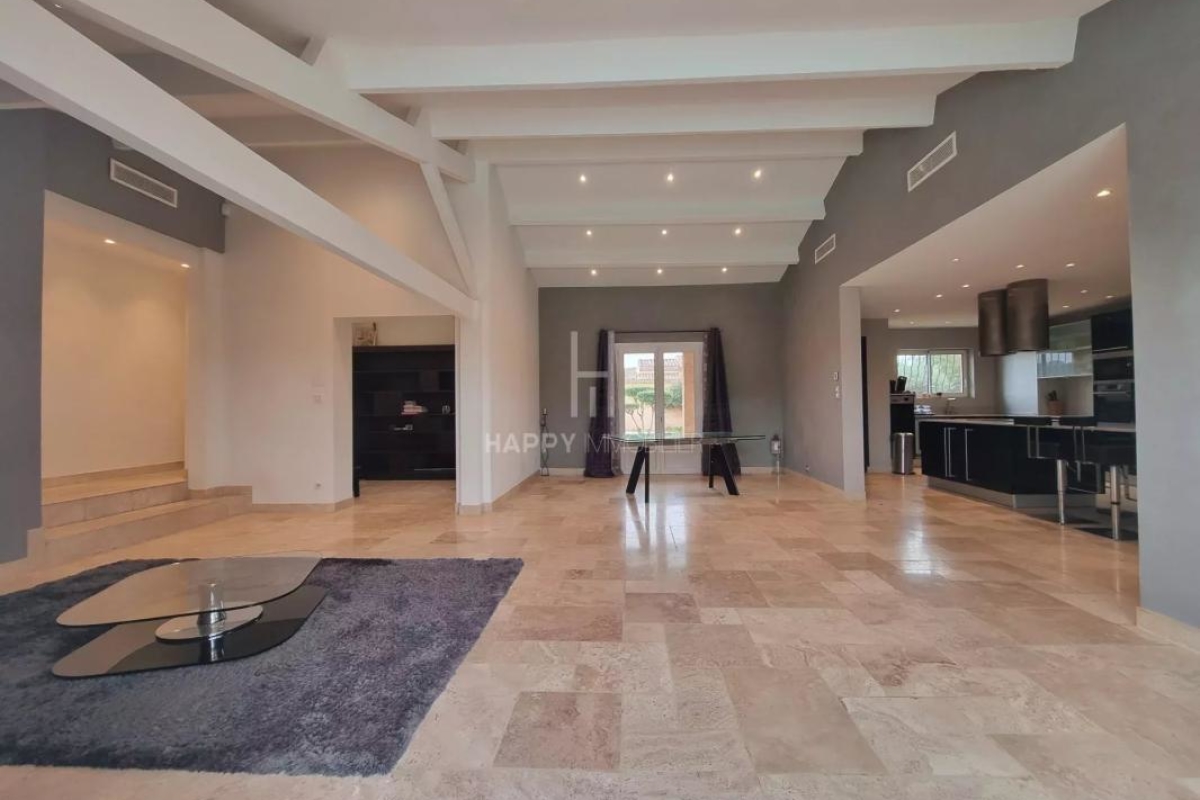 Maison de luxe à vendre à Saint Étienne-du-Grès, 575 000 €, Photo 7