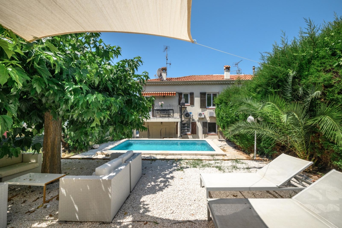 Maison de luxe à vendre à Cagnes-sur-Mer, 730 000 €, Photo 1