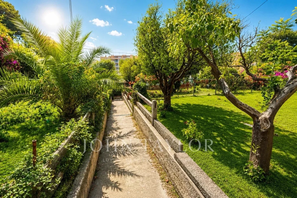 Maison de luxe à vendre à Cap-d'Ail, 1 850 000 €, Photo 2