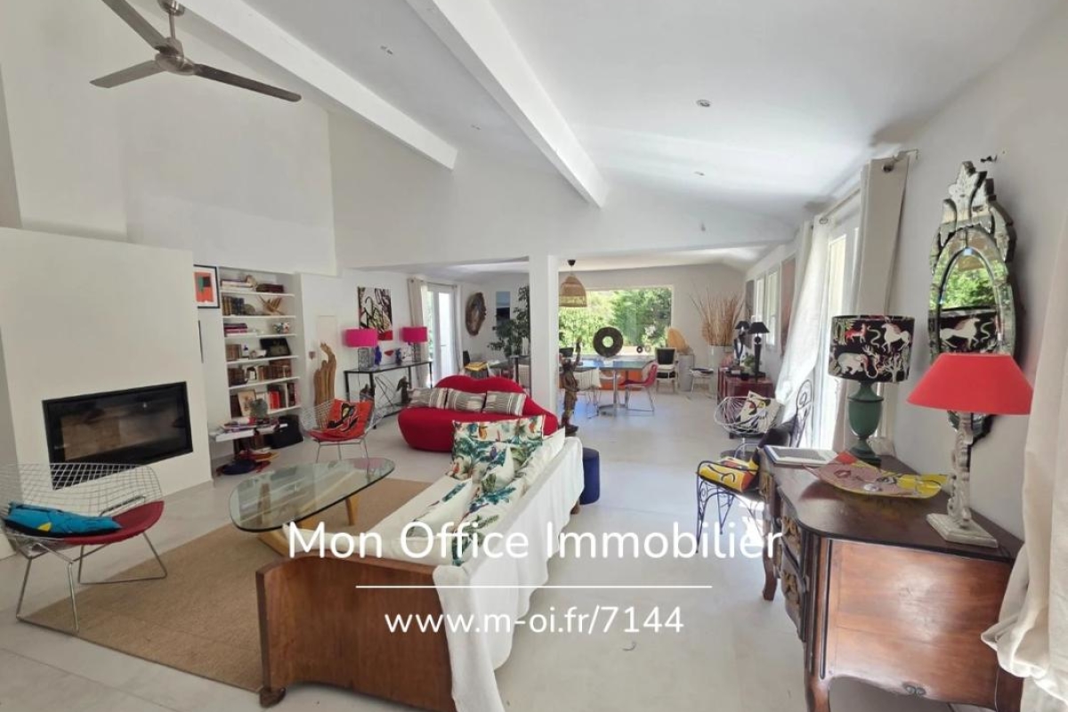 Luxury House for sale in Lauris, 999 000 €, Photo 3