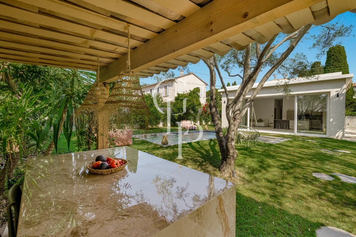 Luxury House for sale in Cagnes-sur-Mer, 1 130 000 €, Photo 3