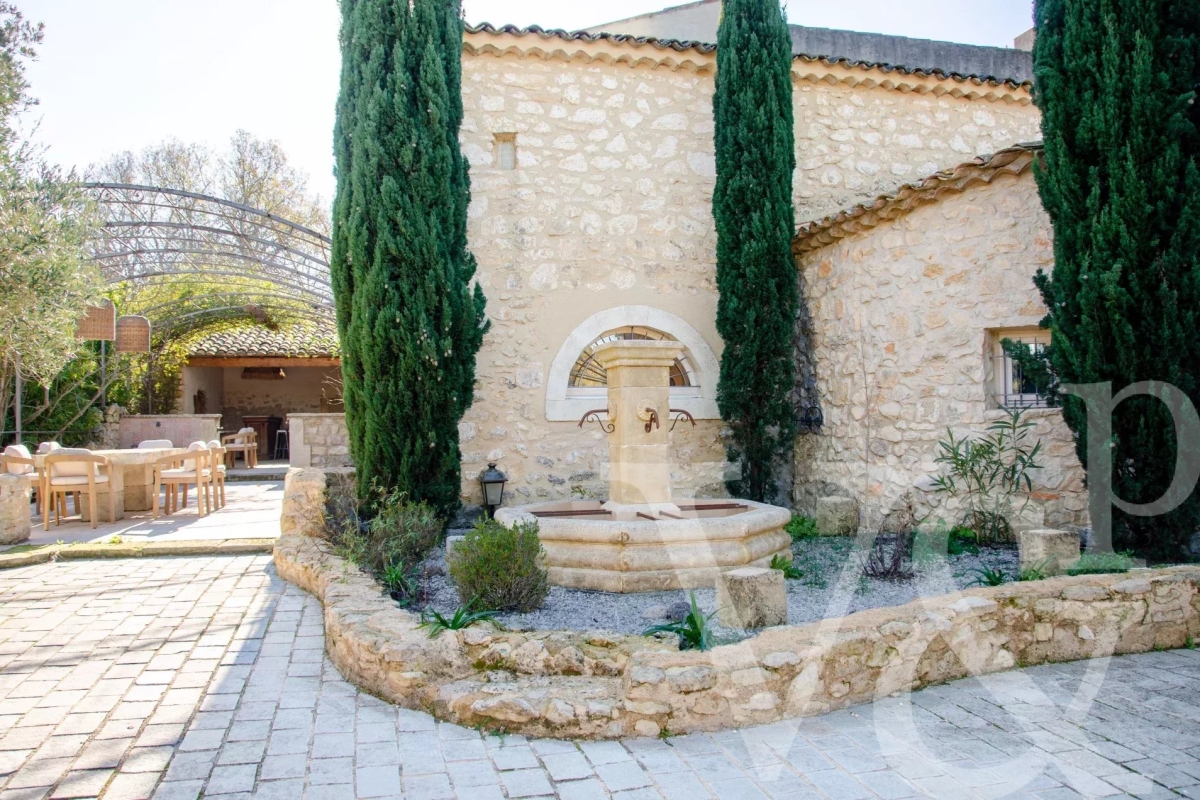 Maison de luxe à vendre à Eygalières, 2 990 000 €, Photo 3