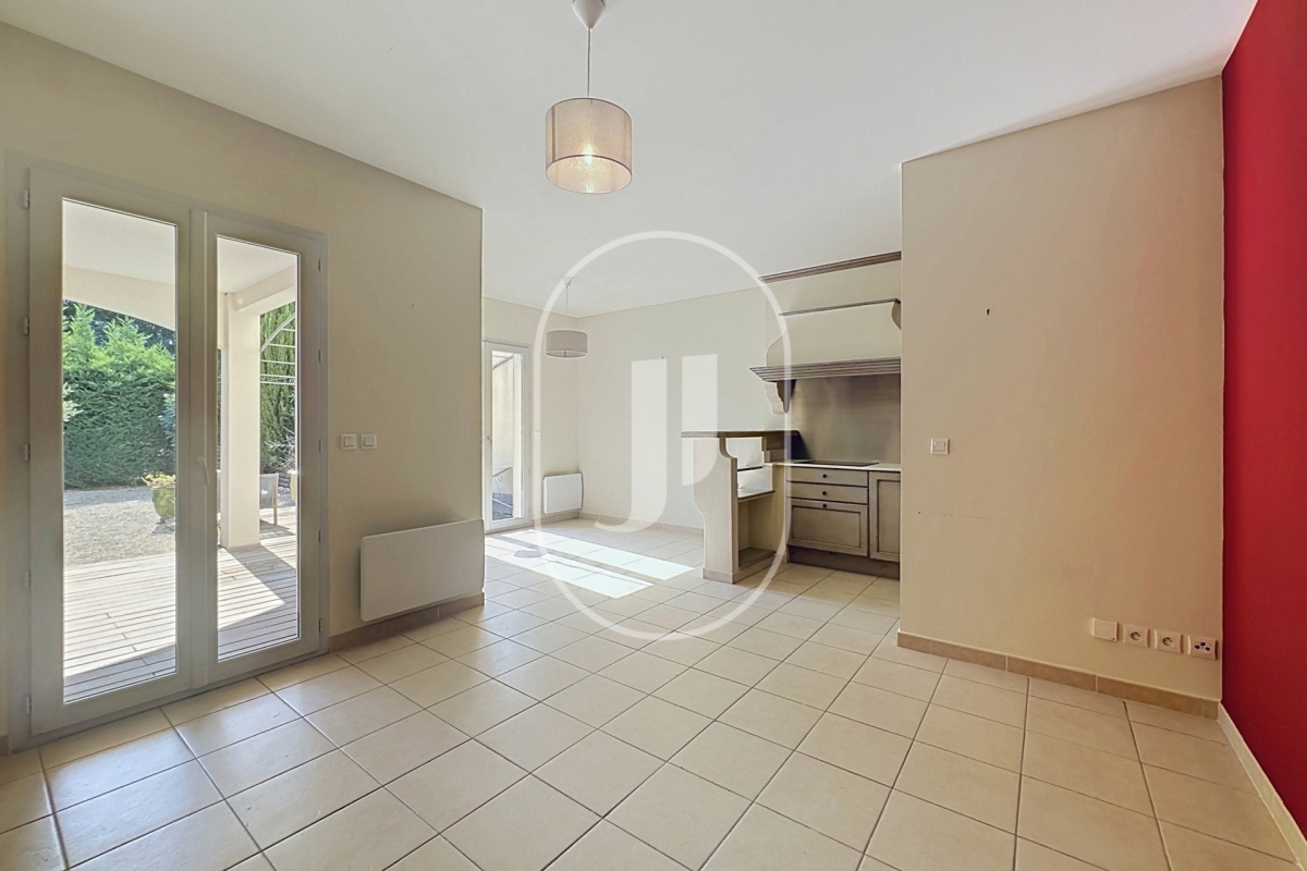 Appartement de luxe à vendre à Saint-Rémy-de-Provence, 430 000 €, Photo 4
