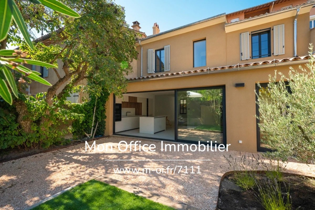 Maison de luxe à vendre à Aix-en-Provence, 1 390 000 €, Photo 1