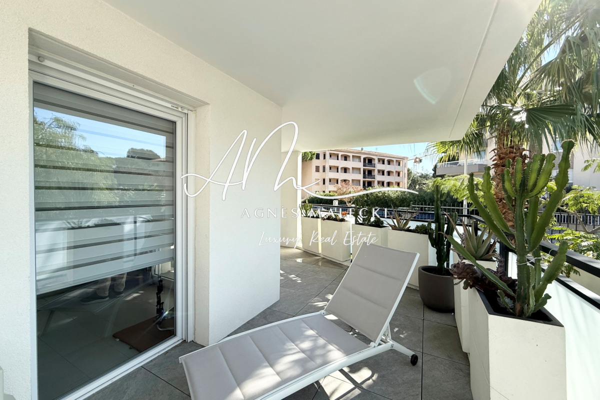 Appartement de luxe à vendre à Cavalaire-sur-Mer, 399 000 €, Photo 2