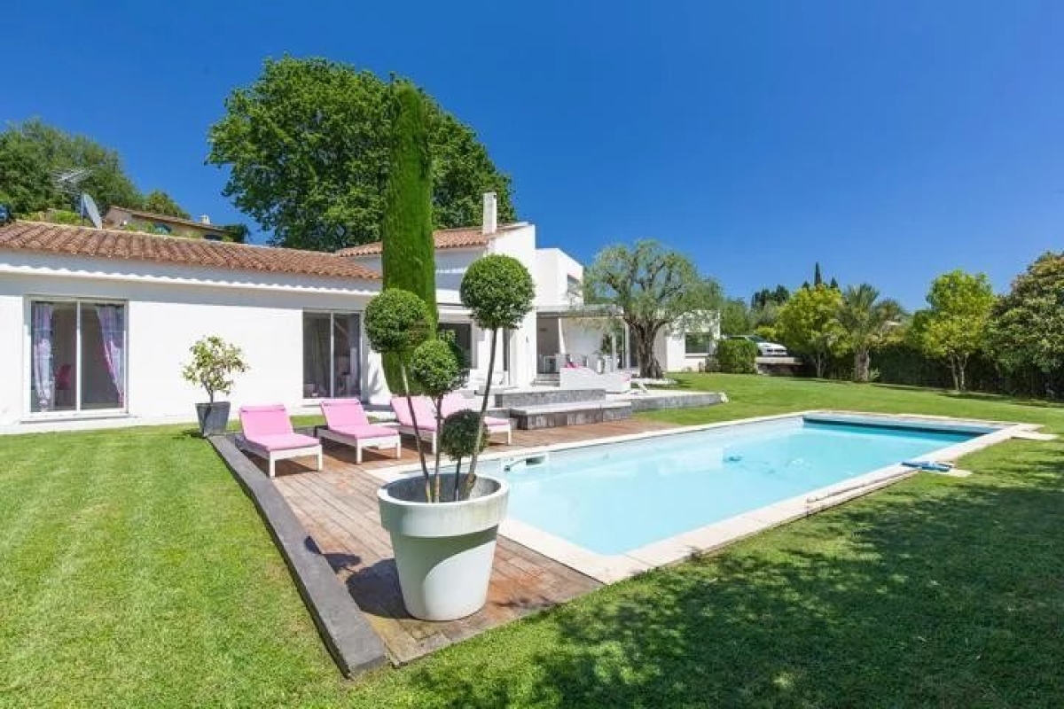 Maison de luxe à vendre à Mougins, 1 095 000 €, Photo 1