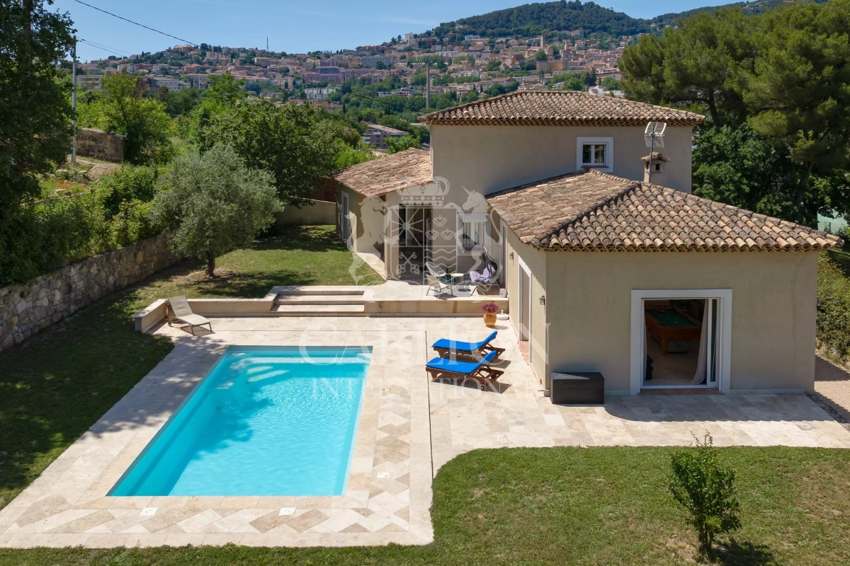 Maison de luxe à vendre à Grasse, 849 000 €, Photo 1