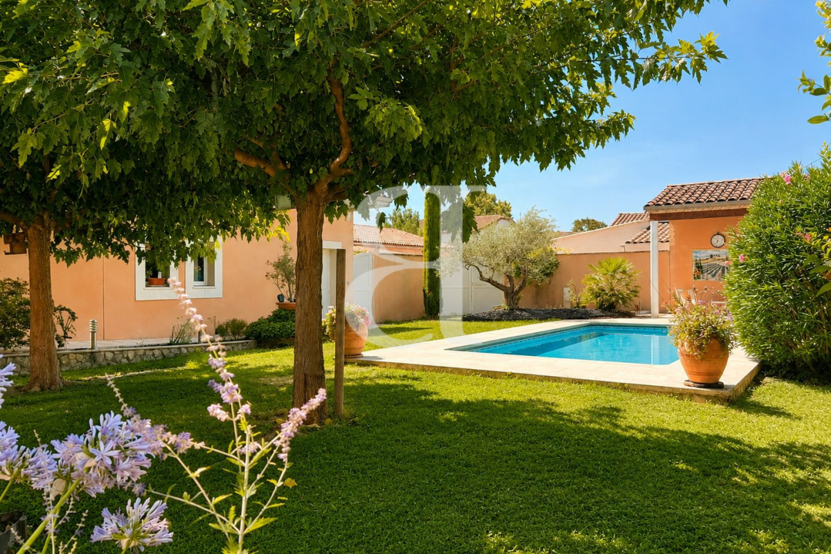 Maison de luxe à vendre à L Isle-sur-La-Sorgue, 830 000 €, Photo 2