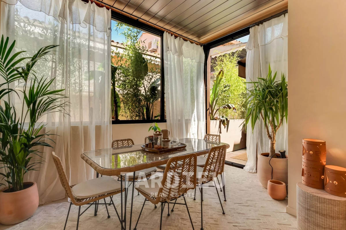 Luxury Apartment for sale in Saint-Tropez, 1 360 000 €, Photo 2