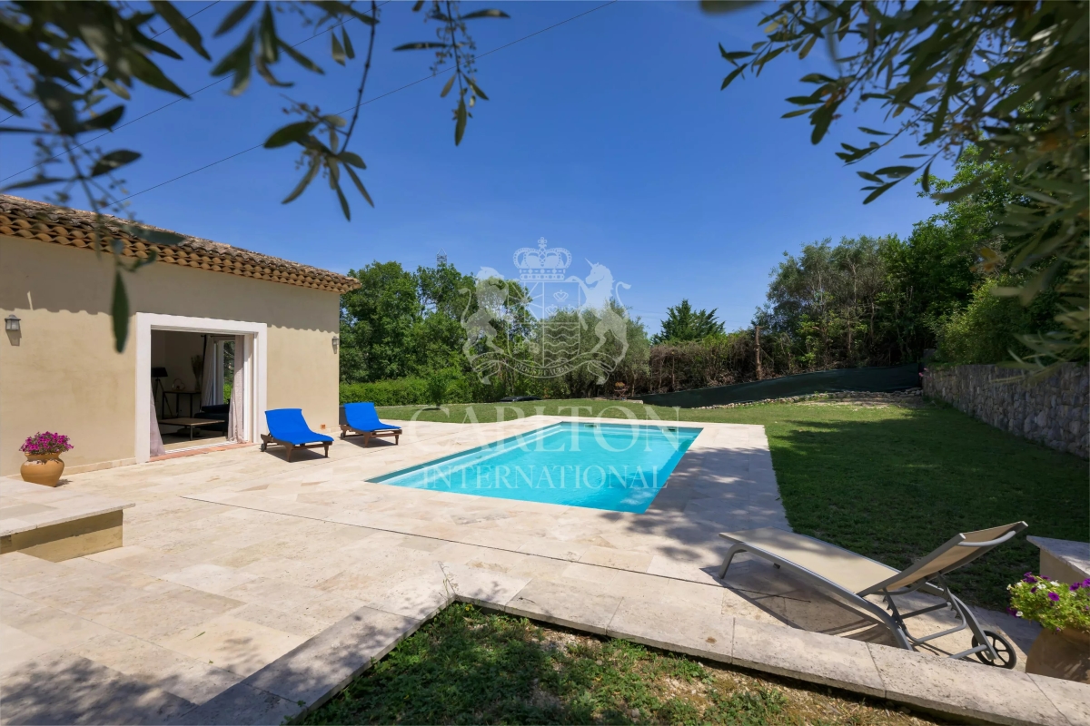 Maison de luxe à vendre à Grasse, 849 000 €, Photo 2