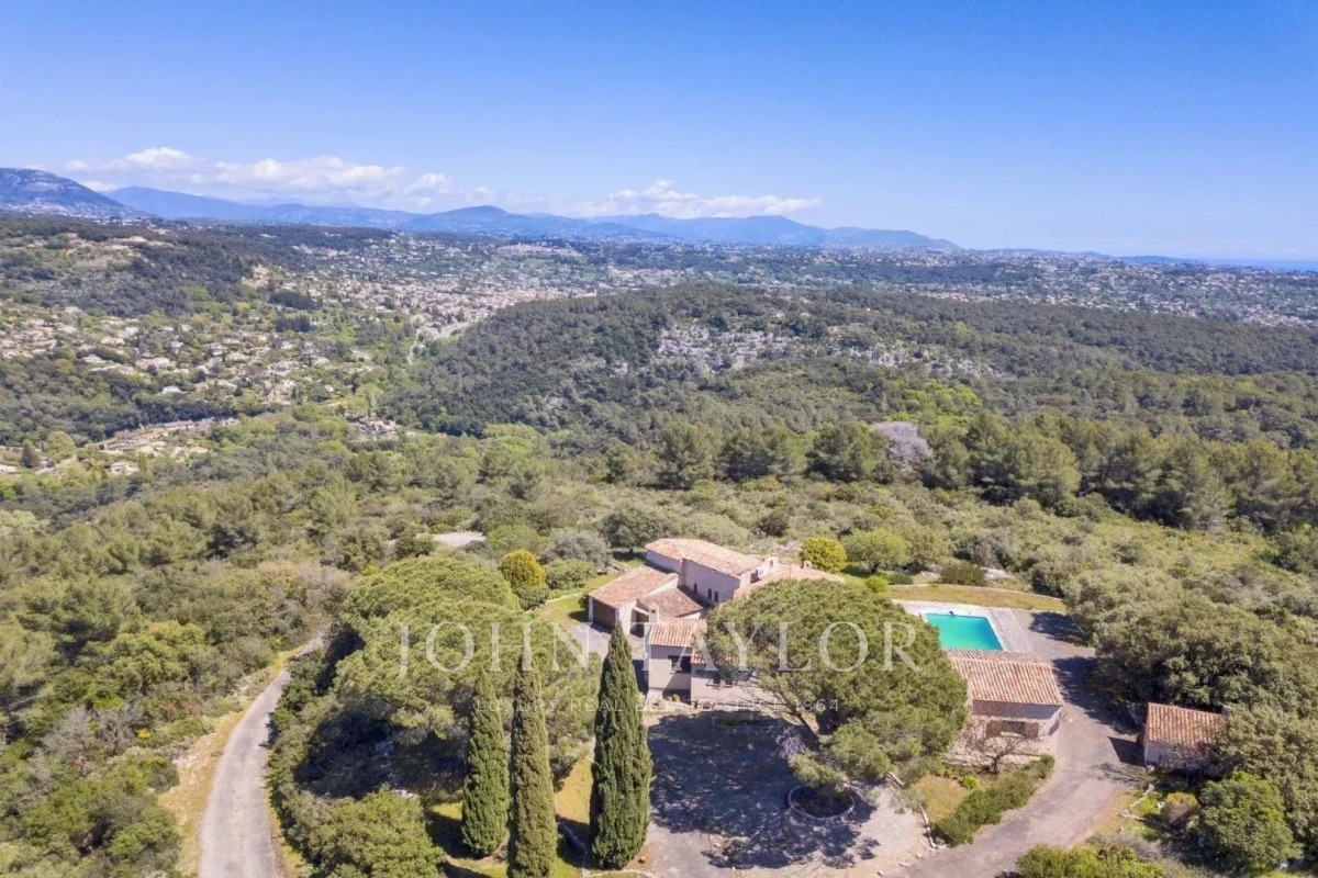Maison de luxe à vendre à Roquefort-les-Pins, 2 798 000 €, Photo 1