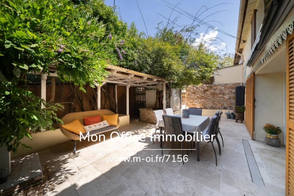 Luxury House for sale in La Bouilladisse, 449 000 €, Photo 1