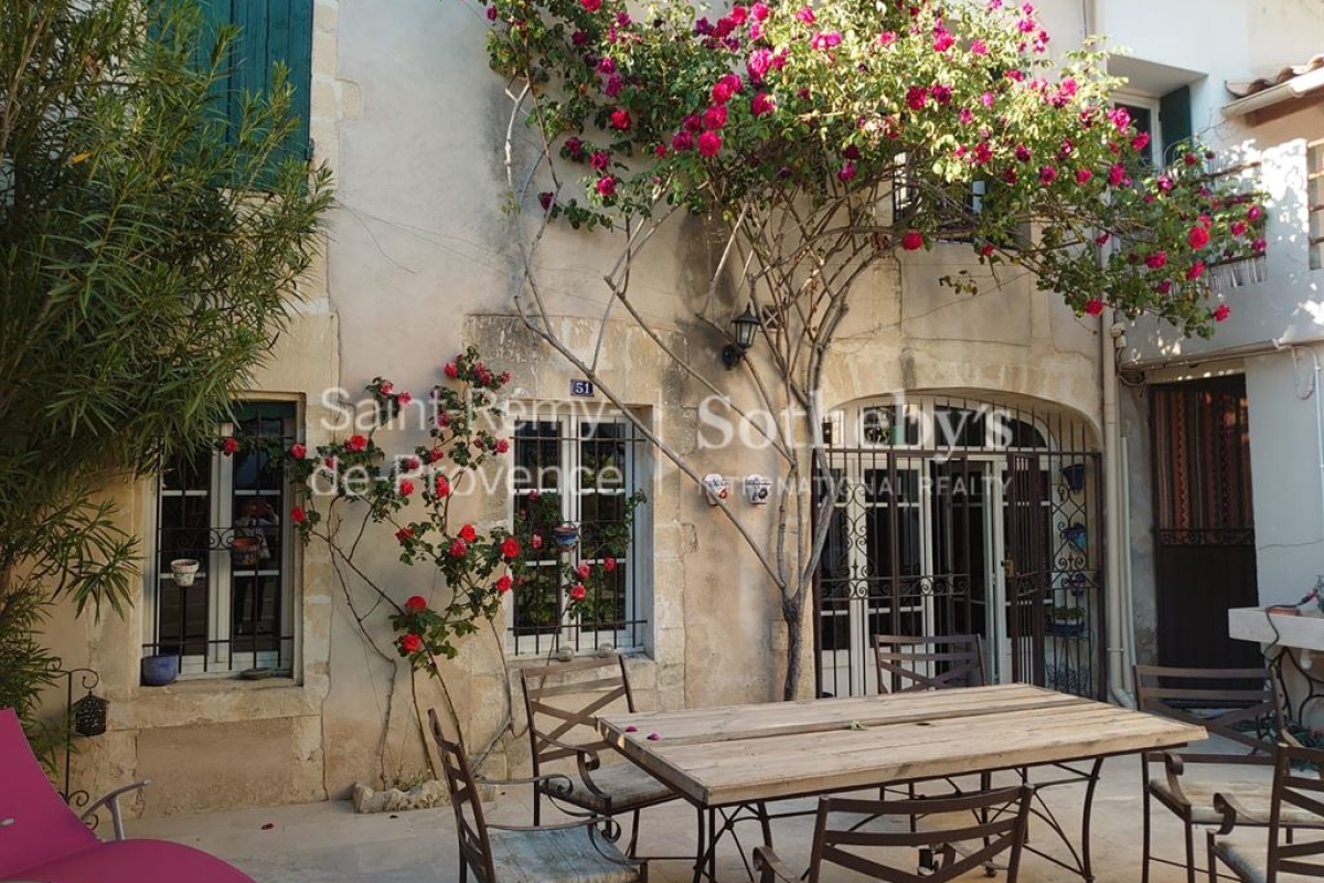 Maison de luxe à vendre à Saint-Rémy-de-Provence, 1 166 000 €, Photo 2