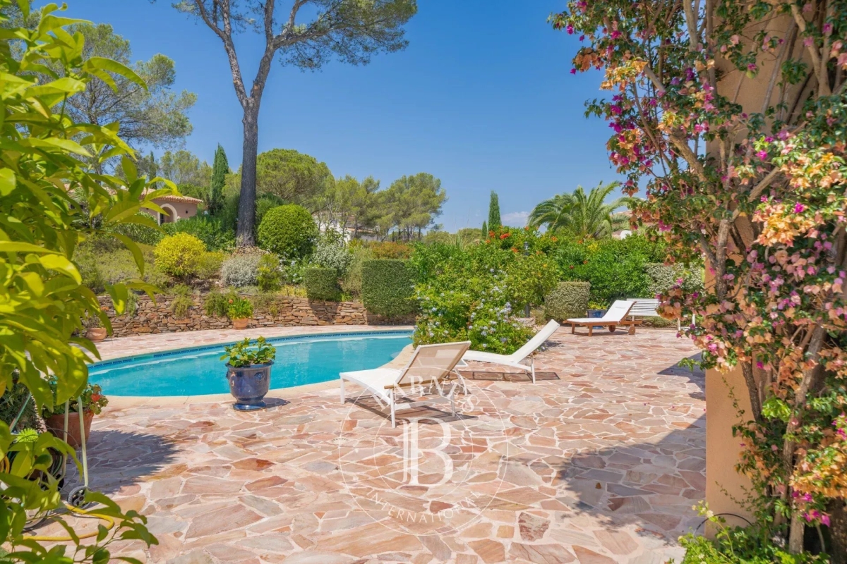 Maison de luxe à vendre à Saint-Raphaël, 1 290 000 €, Photo 2