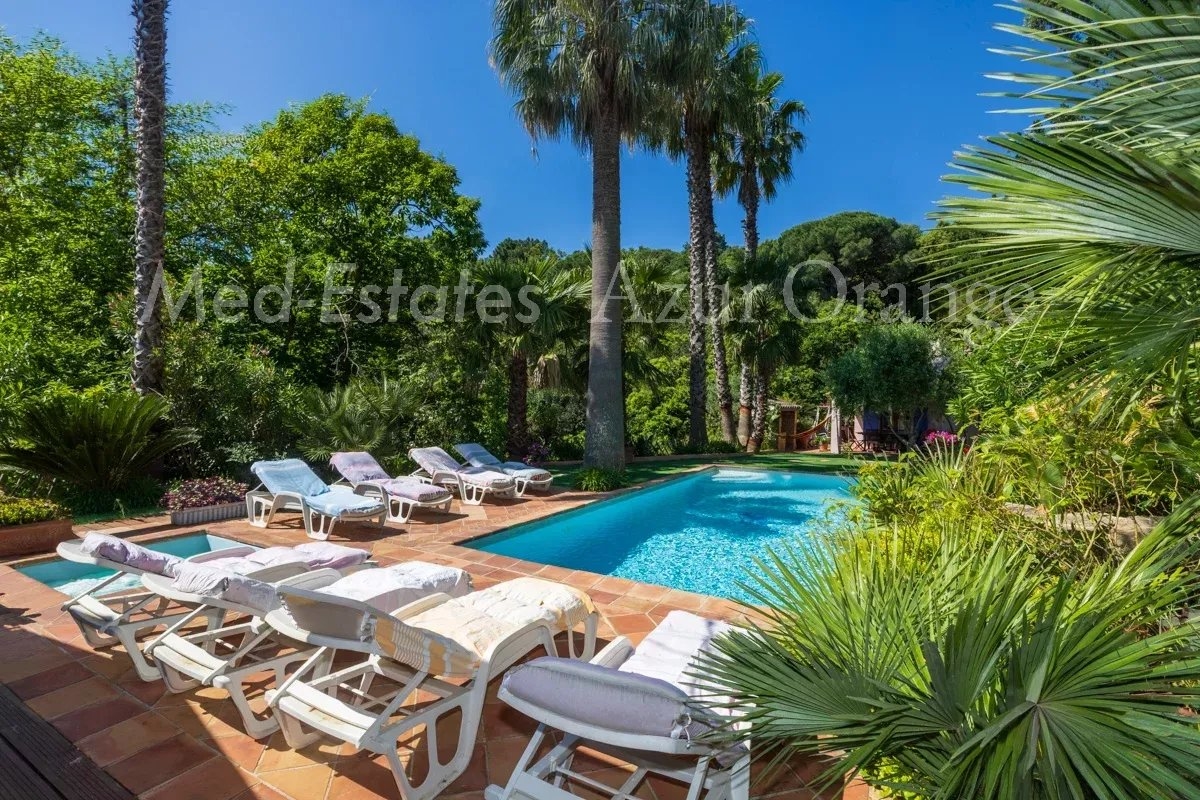 Luxury House for sale in La Garde-Freinet, 880 000 €, Photo 2