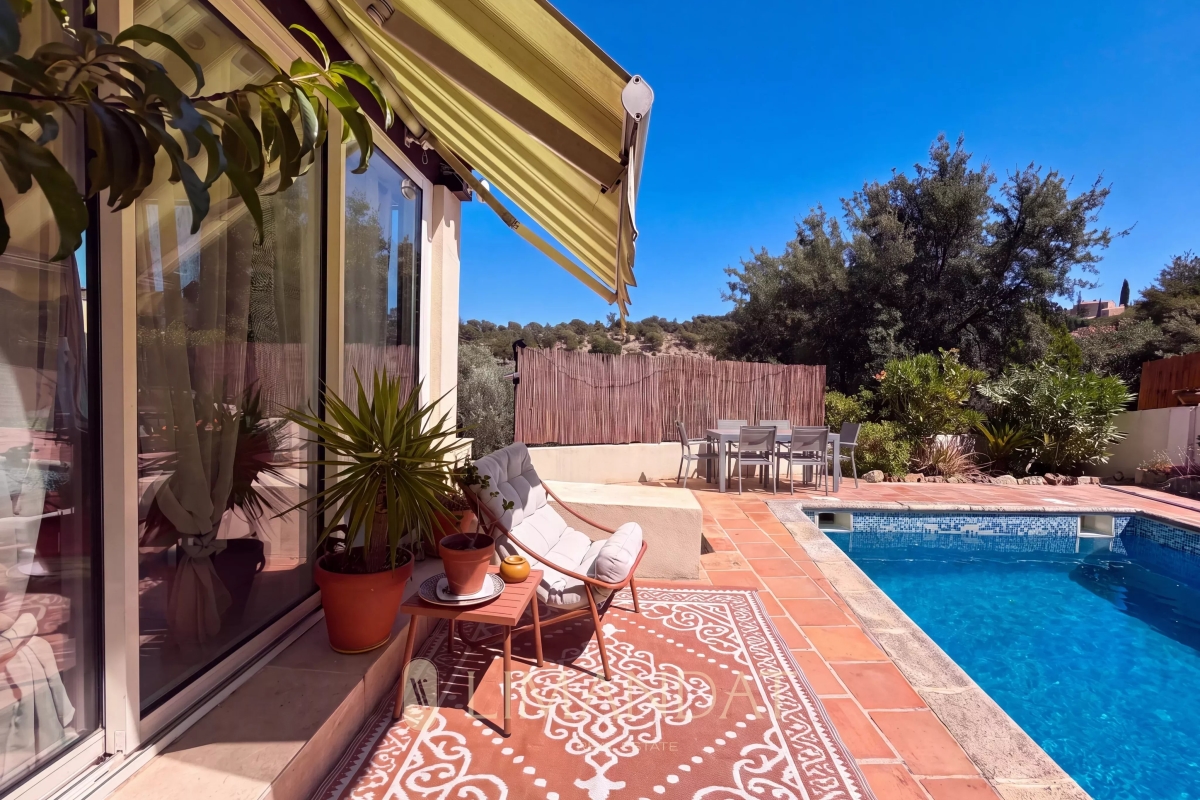 Maison de luxe à vendre à Saint-Raphaël, 735 000 €, Photo 1