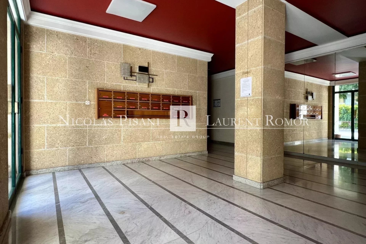 Luxury Apartment for sale in Nice, 340 000 €, Photo 2
