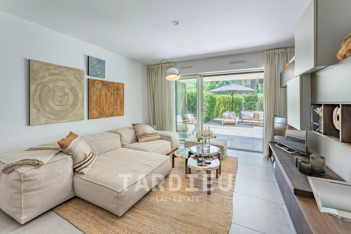 Luxury Apartment for sale in Saint-Tropez, 2 595 000 €, Photo 2