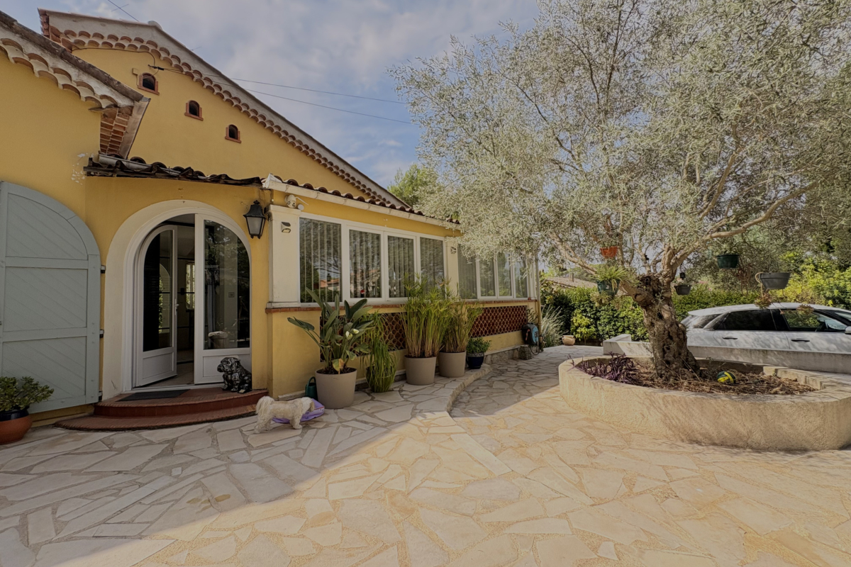 Maison de luxe à vendre à Mougins, 850 000 €, Photo 2