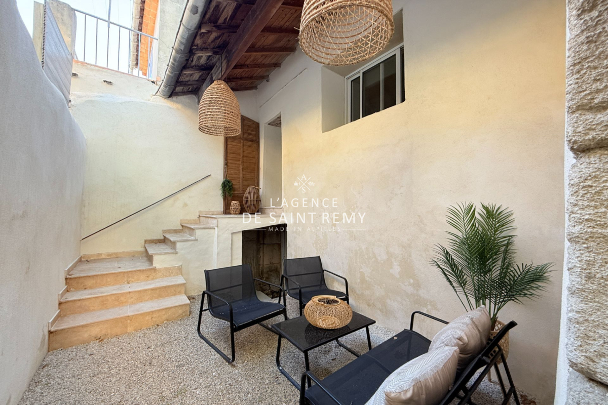 Appartement de luxe à vendre à Saint-Rémy-de-Provence, 315 000 €, Photo 1