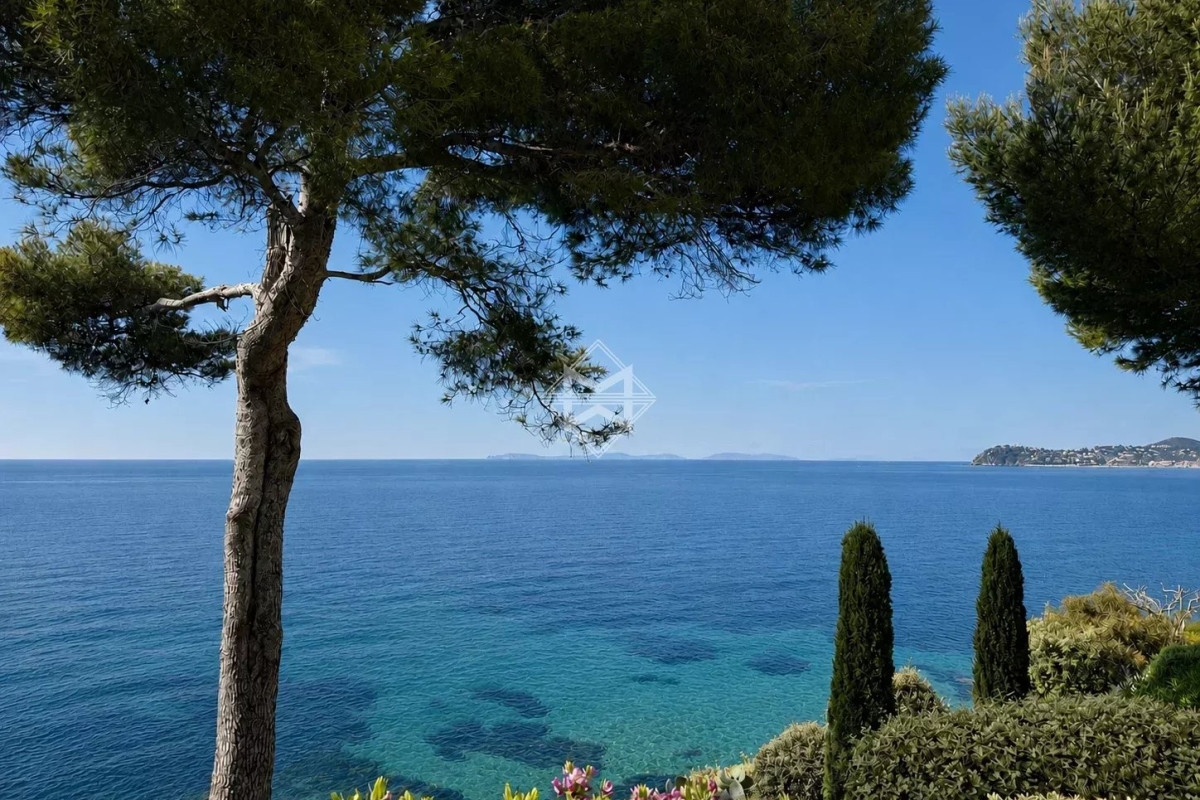 Luxury House for sale in La Croix-Valmer, 10 500 000 €, Photo 1