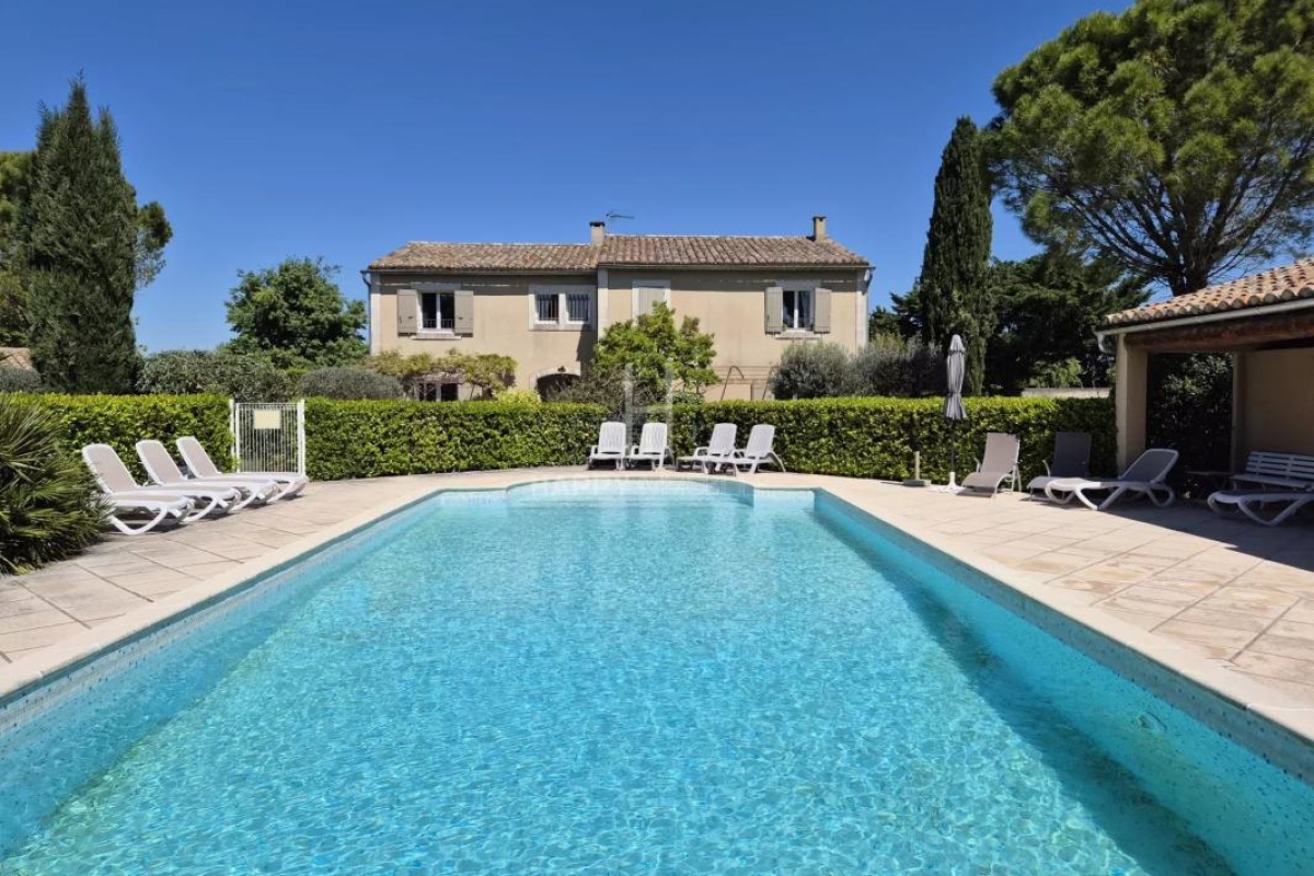 Appartement de luxe à vendre à Saint-Rémy-de-Provence, 310 000 €, Photo 1