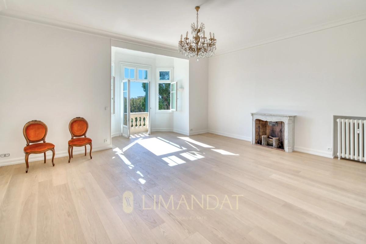 Appartement de luxe à vendre à Menton, 790 000 €, Photo 2