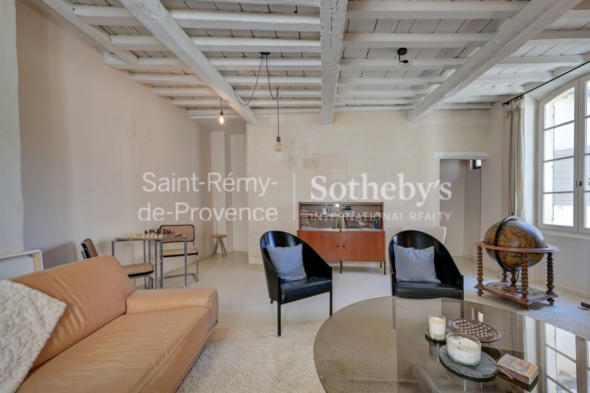 Maison de luxe à vendre à Arles, 450 000 €, Photo 2
