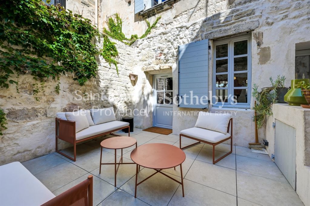 Maison de luxe à vendre à Arles, 695 000 €, Photo 3