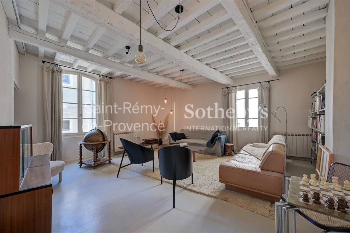 Maison de luxe à vendre à Arles, 450 000 €, Photo 3