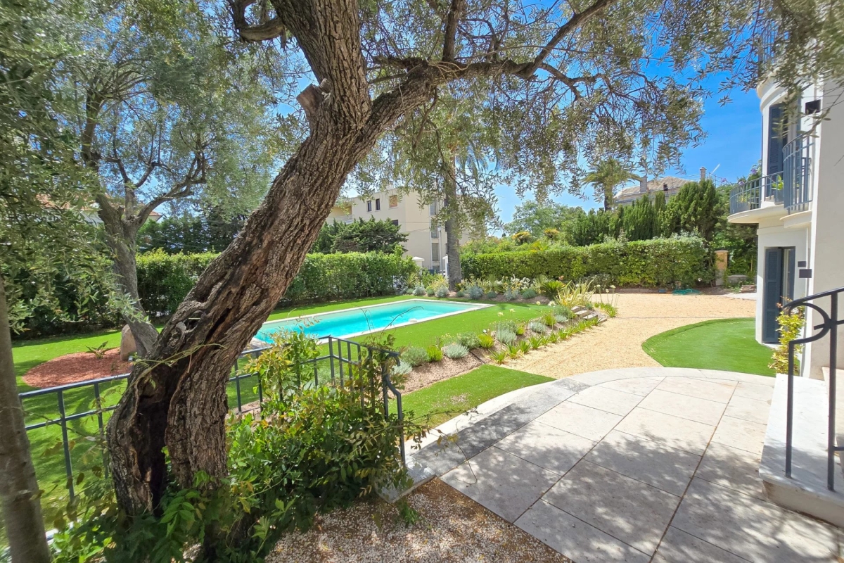 Maison de luxe à vendre à Saint-Raphaël, 1 990 000 €, Photo 3