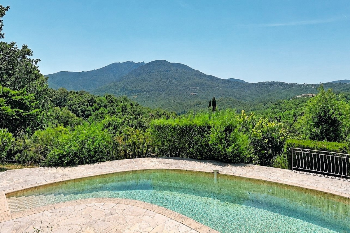 Maison de luxe à vendre à Les Adrets de l'Esterel, 995 000 €, Photo 2