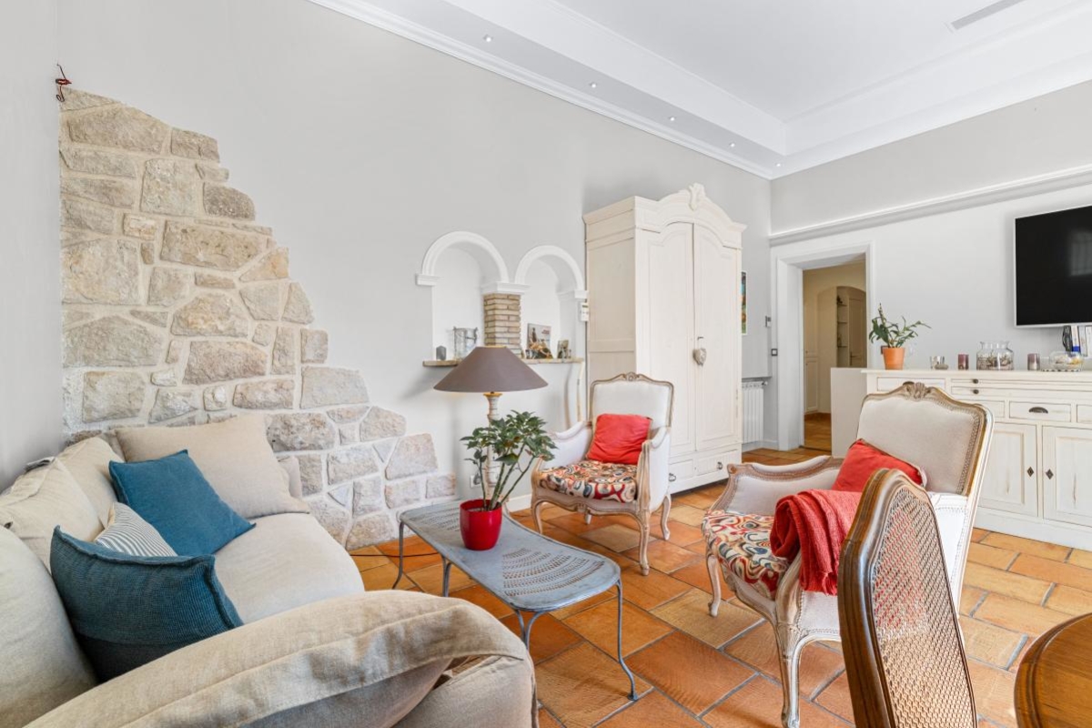 Maison de luxe à vendre à Saint-Paul-de-Vence, 745 000 €, Photo 3