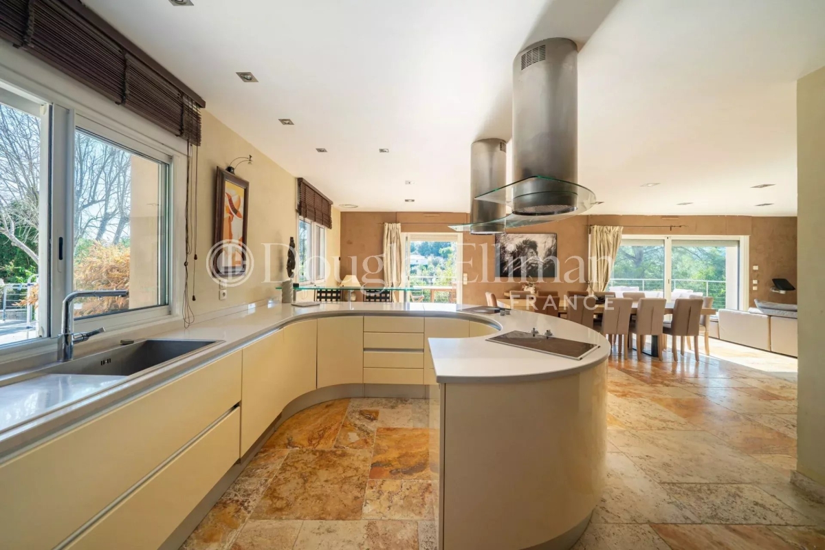 Maison de luxe à vendre à Roquefort-les-Pins, 2 555 000 €, Photo 7