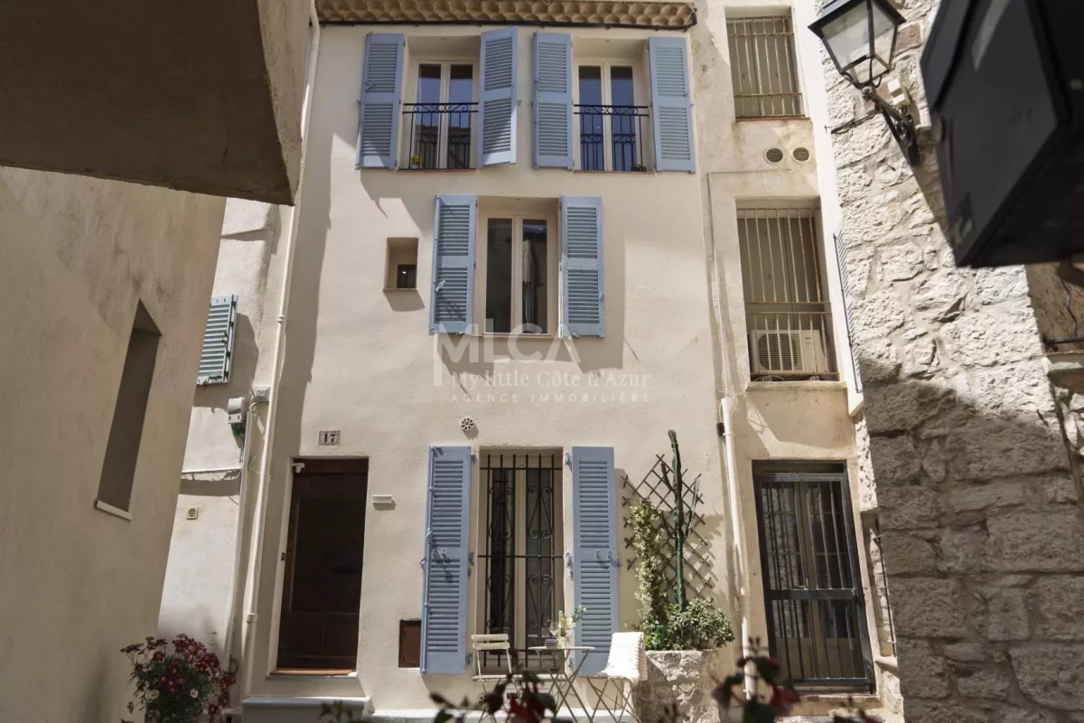 Maison de luxe à vendre à Antibes, 1 299 000 €, Photo 1