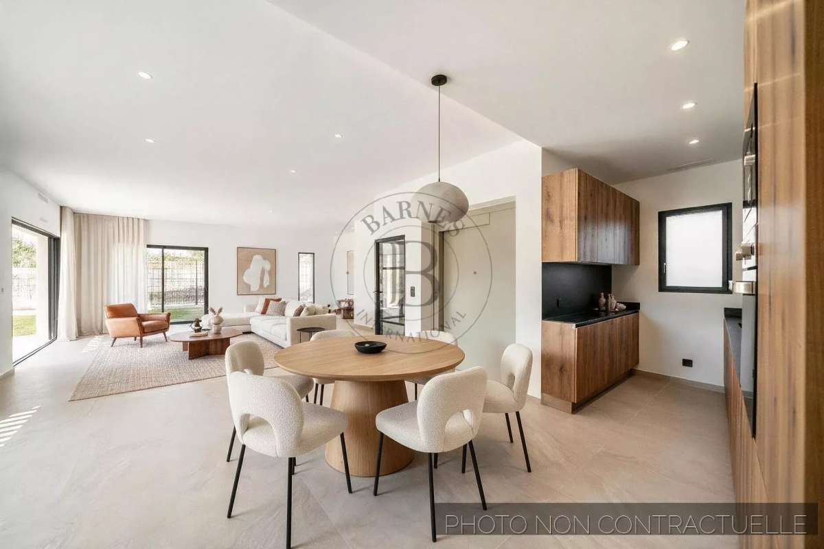 Maison de luxe à vendre à Mougins, 1 325 000 €, Photo 2