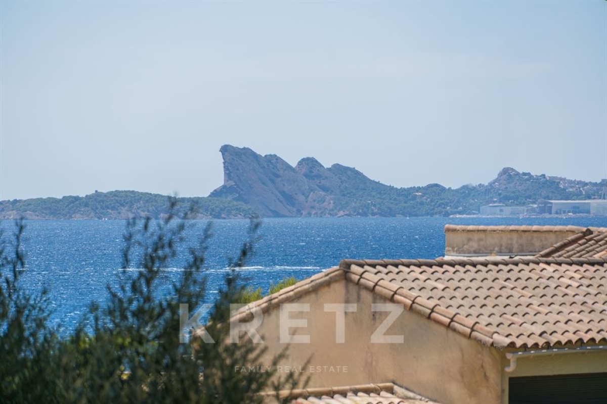 Maison de luxe à vendre à Saint-Cyr-sur-Mer, 945 000 €, Photo 2