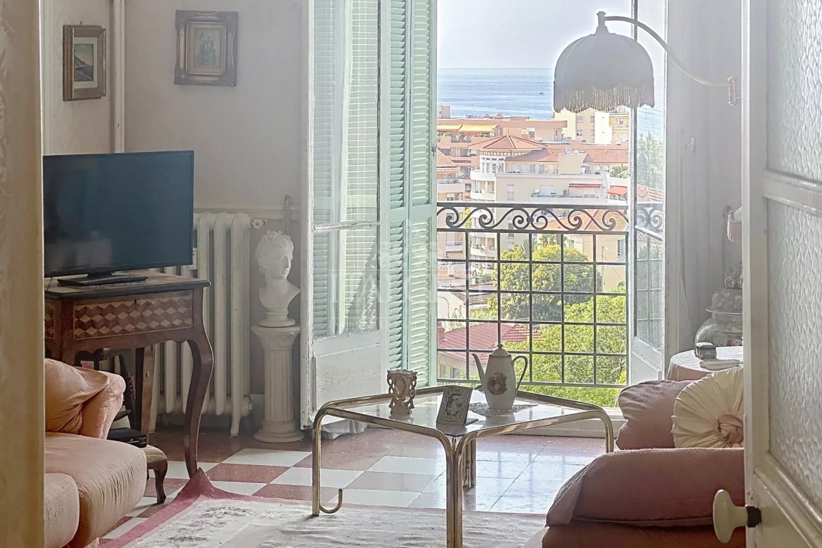 Appartement de luxe à vendre à Menton, 445 000 €, Photo 2