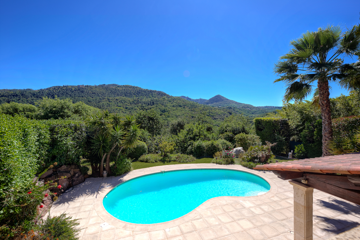 Maison de luxe à vendre à Les Adrets de l'Esterel, 990 000 €, Photo 4