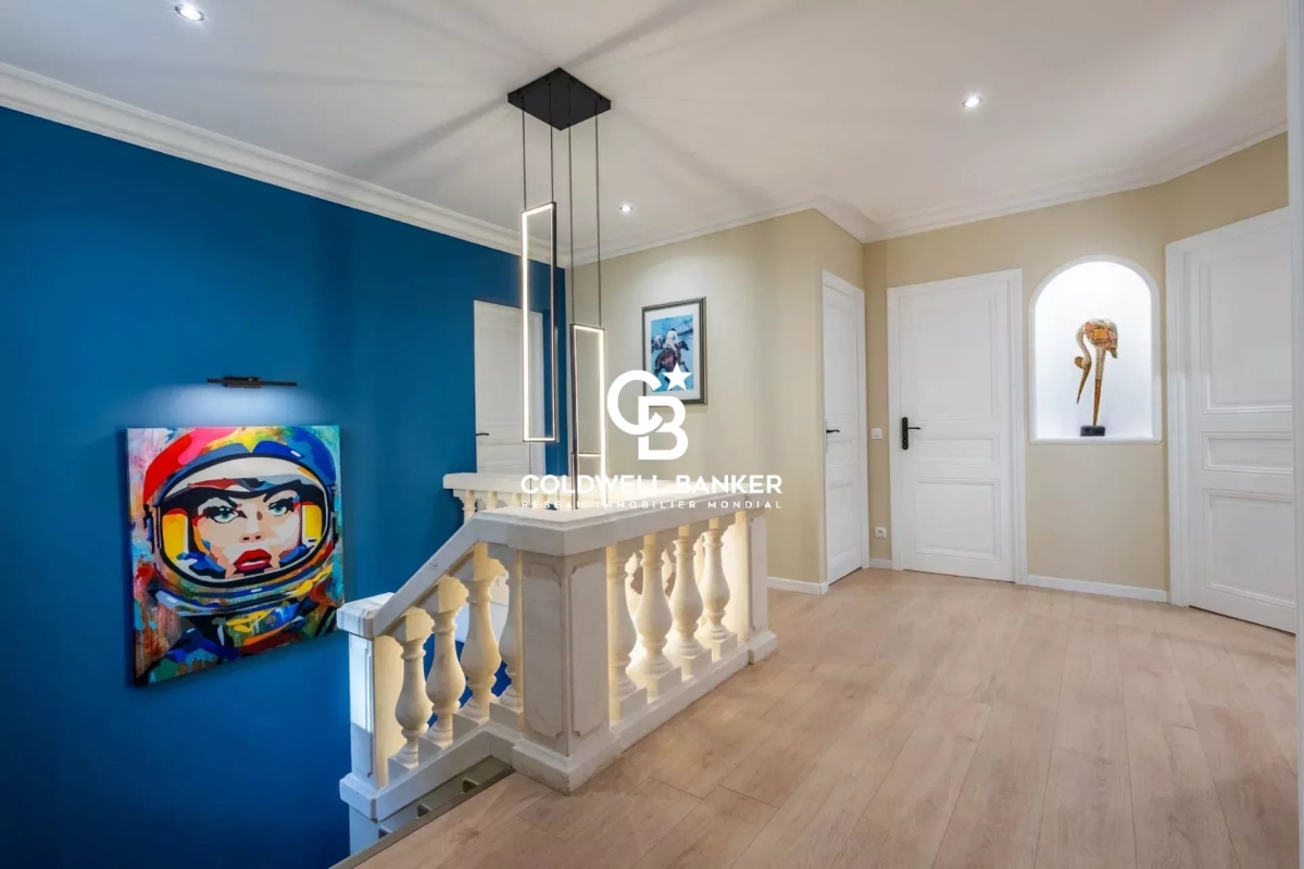 Maison de luxe à vendre à Saint-Laurent-du-Var, 1 580 000 €, Photo 4