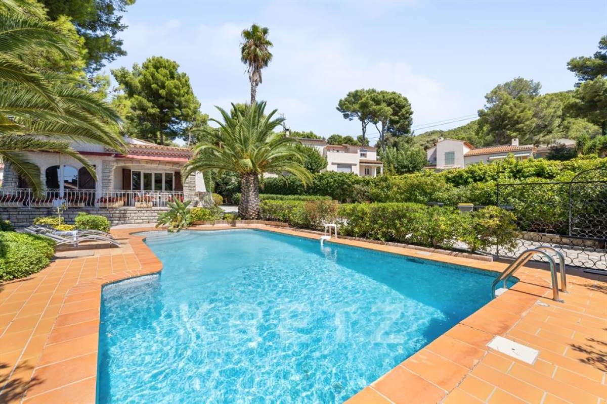 Maison de luxe à vendre à Saint-Cyr-sur-Mer, 945 000 €, Photo 5
