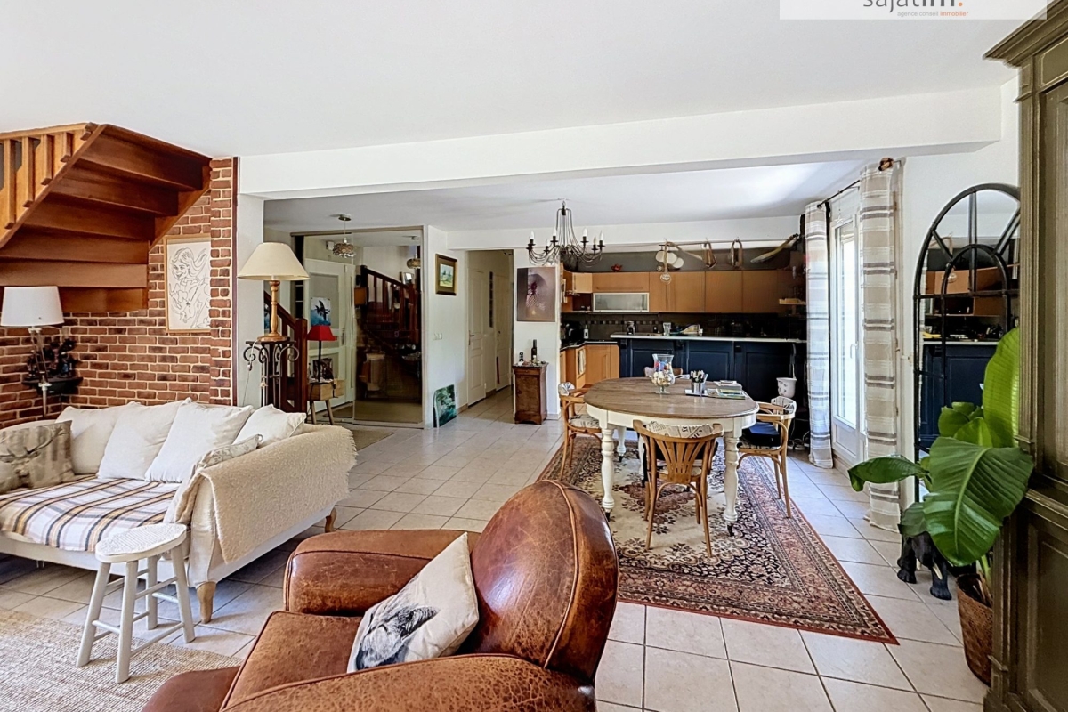 Maison de luxe à vendre à Marseille 11ème, 729 000 €, Photo 2