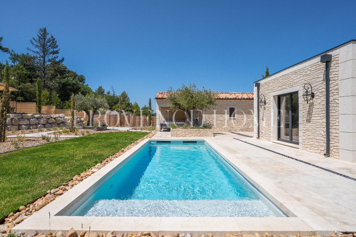 Luxury House for sale in Saint Saturnin les Apt, 750 000 €, Photo 2