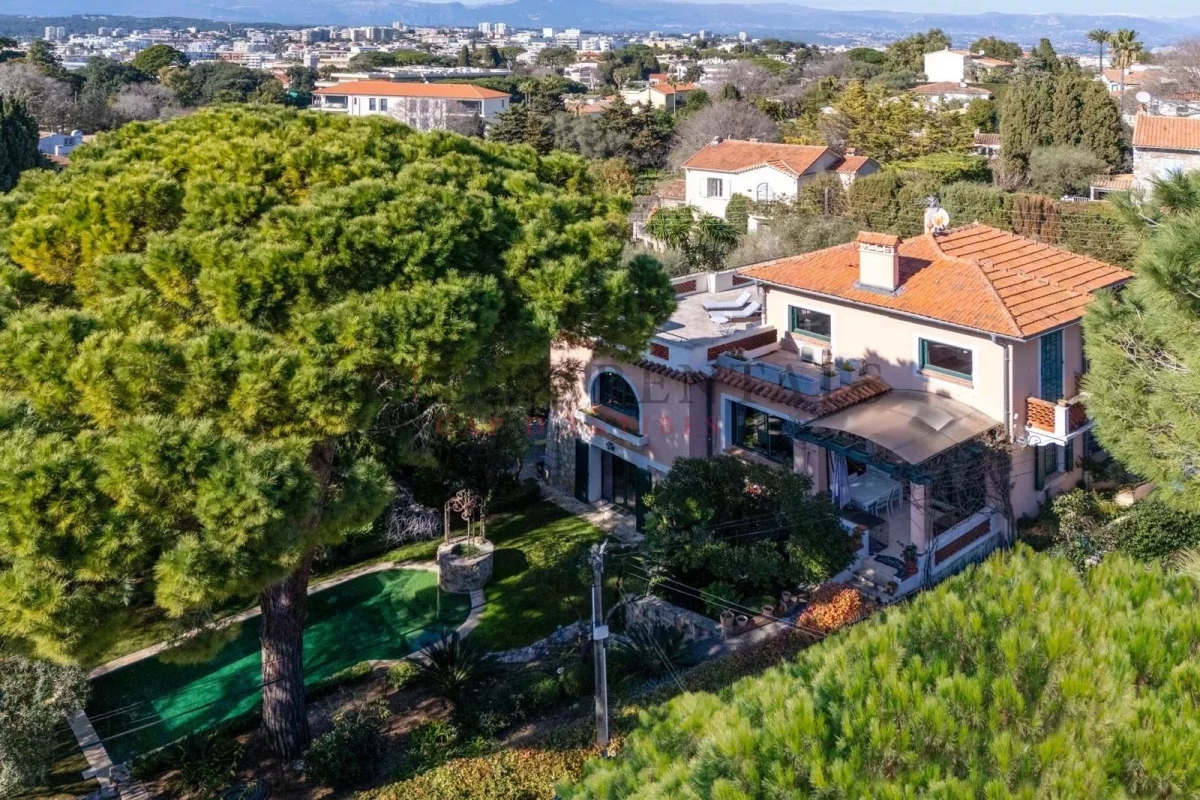 Luxury House for sale in Antibes, 2 850 000 €, Photo 3