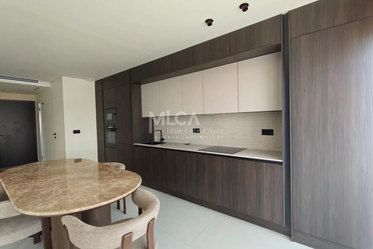 Luxury Apartment for sale in Antibes, 859 000 €, Photo 3
